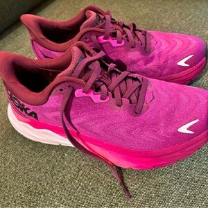 HOKA Arahi 6 Road-Running Shoes - Women's SIZE 7